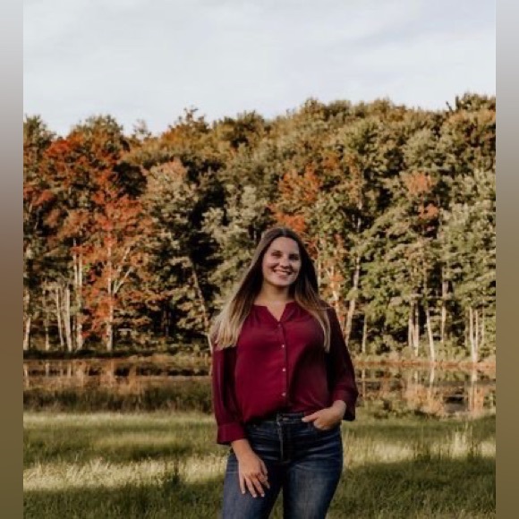 Maroon Van Heusen blouse. Worn three times and very comfortable! - Picture 1 of 4